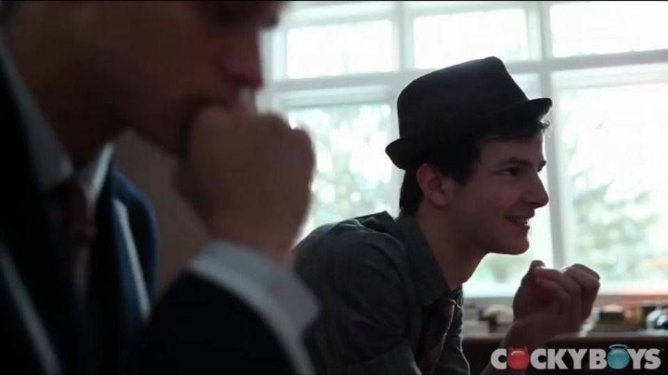 Heiße männliche Handarbeit mit aufregendem Geschehen