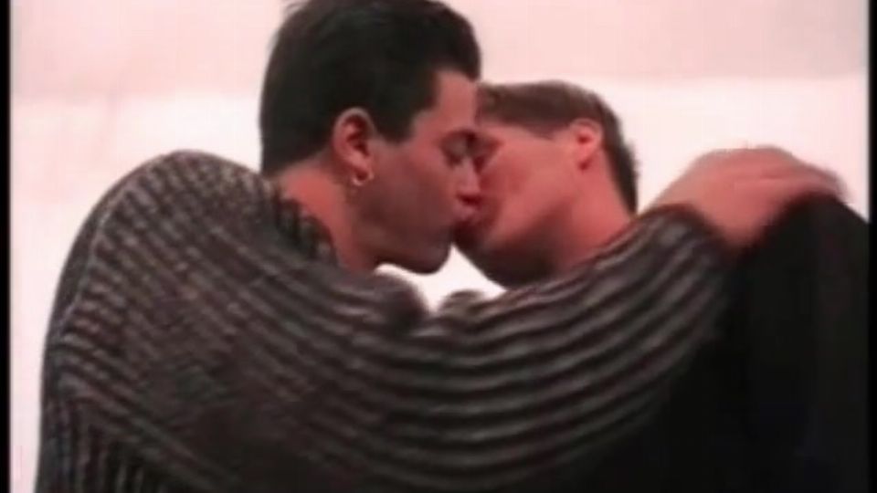 Leidenschaftliche Küsse und Dreier-Blasen