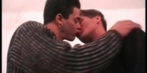 Leidenschaftliche Küsse und Dreier-Blasen