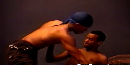 Geile Roma Jungs mit dicken Schwänzen