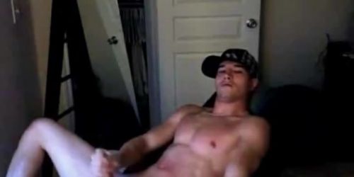 Heißer Amateur-Schönling verwöhnt sich selbst